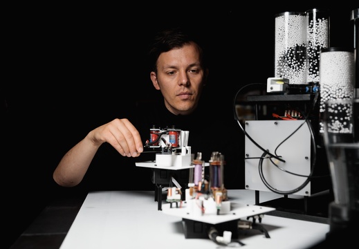 Making Techno with Music Robots / Moritz Simon Geist (DE)