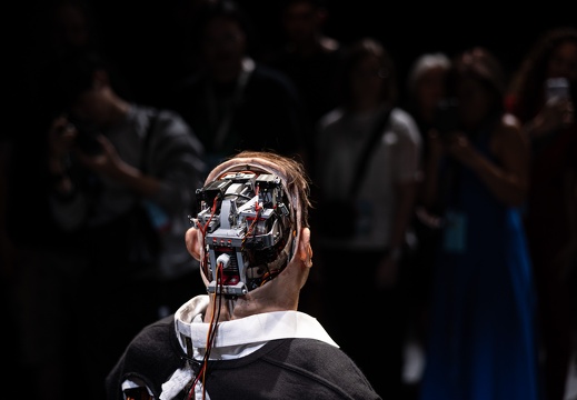 Uncanny Valley / Stefan Kaegi (DE), Rimini Protokoll