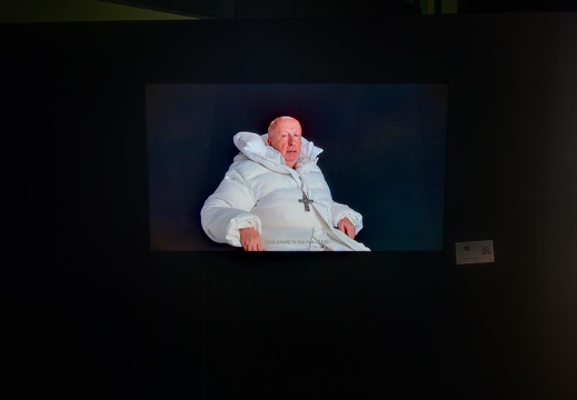 Anatomy of Non-Fact: Chapter 1 – AI Hyperrealism / Martyna Marciniak (PL/DE) 