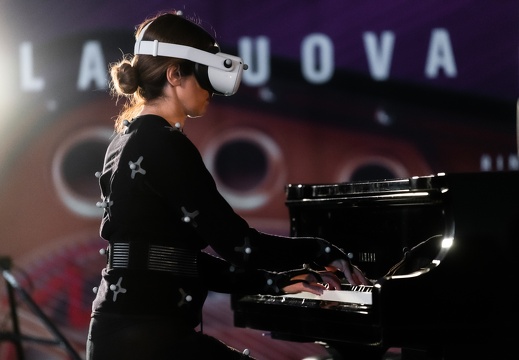 MetaPhase: a contrapuntal dialogue between a pianist and her avatar in the metaverse / Giusy Caruso (BE), LWT3 (IT)