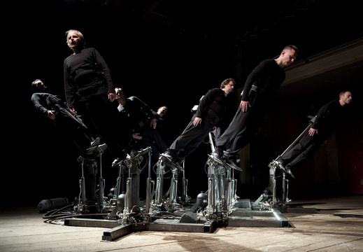 Pendulum Choir / Michel Décosterd, André Décosterd