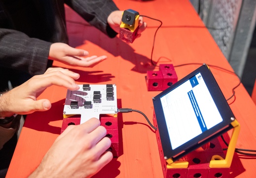 Large Language Writer / Lucy Li (AT), Leo Mühlfeld (AT), Alan Schiegl (AT)