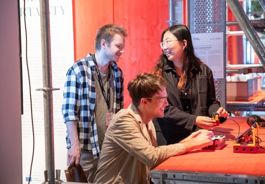 Large Language Writer / Lucy Li (AT), Leo Mühlfeld (AT), Alan Schiegl (AT)