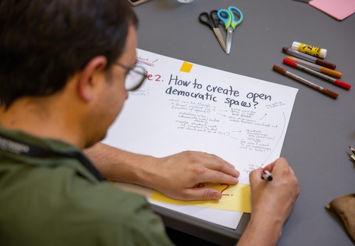 Keep Calm and Create a Critical ChangeLab / Critical ChangeLab Consortium (EU), Tactical Tech (DE), Eva Durall Gazulla (ES), Ana Maria Salinas Bojaca (CO)