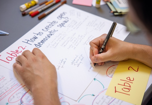 Keep Calm and Create a Critical ChangeLab / Critical ChangeLab Consortium (EU), Tactical Tech (DE), Eva Durall Gazulla (ES), Ana Maria Salinas Bojaca (CO)