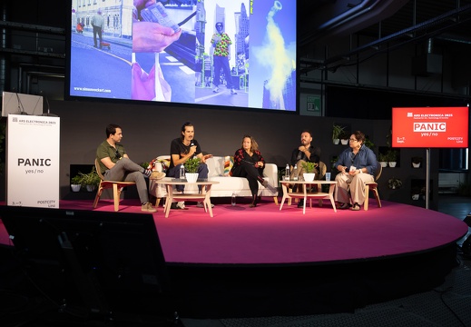 Art in the Age of Panic Politics / Marita Muukkonen (FI), Ivor Stodolsky (FR/US), Simon Weckert (DE), Nancy Bates (AU), Sergio Fontanella (CU/US)