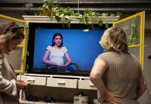 Die moderne Hausfrau / Barbara Reiter (AT), Luna Hörstlhofer (AT), Lucia Kottar-Trimmel (AT), Rosa Gottwald (AT)