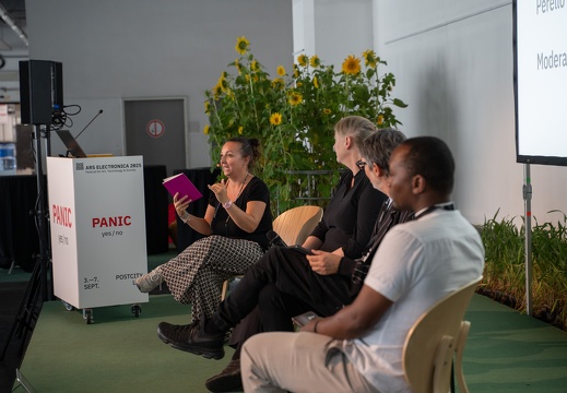 Citizen Science in Artistic Research and Practice / Antonella Passani (IT), Jennifer Kanary (NL), Josep Perelló (ES), Willie Ng’ang’a (KE)