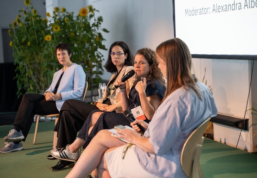 Citizen Science in Policy, for Commons, as Activism / Alexandra Albert (GB), Ivana Radović (RS), Katrin Vohland (DE/AT), Sarah Williams (US)