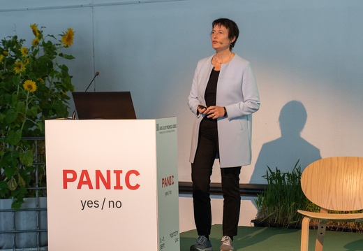 Citizen Science in Policy, for Commons, as Activism / Alexandra Albert (GB), Ivana Radović (RS), Katrin Vohland (DE/AT), Sarah Williams (US)