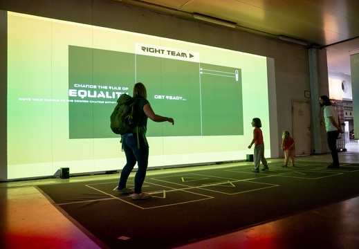 Playing Democracy 2.0 / Ling Tan (GB/SG)