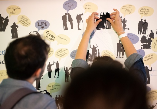 Shadowgram / Ars Electronica Futurelab