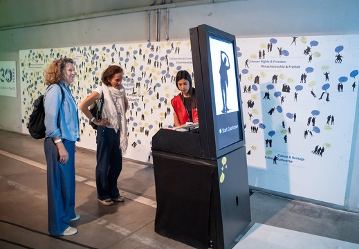 Shadowgram / Ars Electronica Futurelab