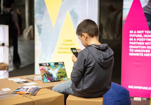 Escape Fake / Irina Paraschivoiu (RO), Thomas Layer-Wagner (AT), Benjamin Arzt (AT), Tobias Hoffmann (DE), Patrick Obermüller (AT), Julian Watzinger (AT)