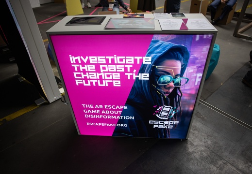 Escape Fake / Irina Paraschivoiu (RO), Thomas Layer-Wagner (AT), Benjamin Arzt (AT), Tobias Hoffmann (DE), Patrick Obermüller (AT), Julian Watzinger (AT)