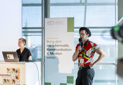 Sara Mlakar: Tongueness: Designing and Experiencing Licking Interaction