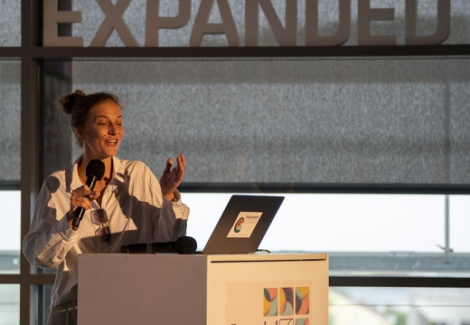 Charlotte Triebus: Precious Camouflage: Artistic Research for the Creation of a Dance Piece with Humans and AI