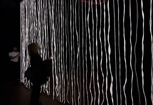 Data (&) FraData (&) Fragility - An exhibition about Art, Technology and Society by Ars Electronica X Zorlu PSM X Piksel – Cascade by Marc Vilanova (ES)