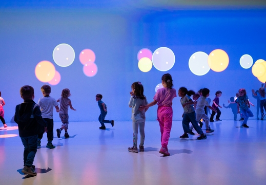 Deep Space Playtime– Bubbles / Patricia Goeckert, Paul Klusacek